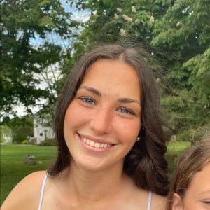 Meet your Posher, Brooke